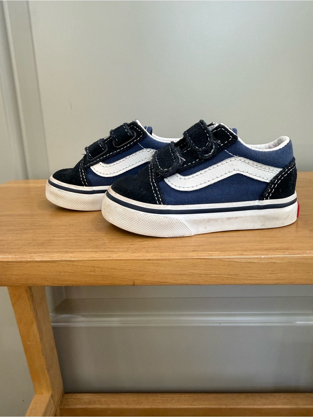 Toddler Vans Old Skool Navy and White Velcro Skate Shoes